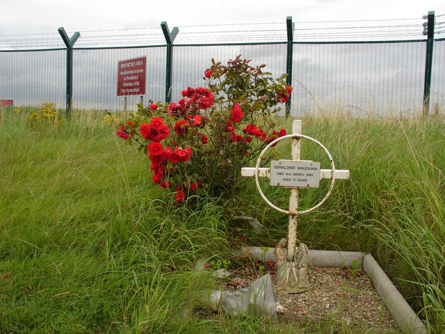 UK remember me plaque with roses.